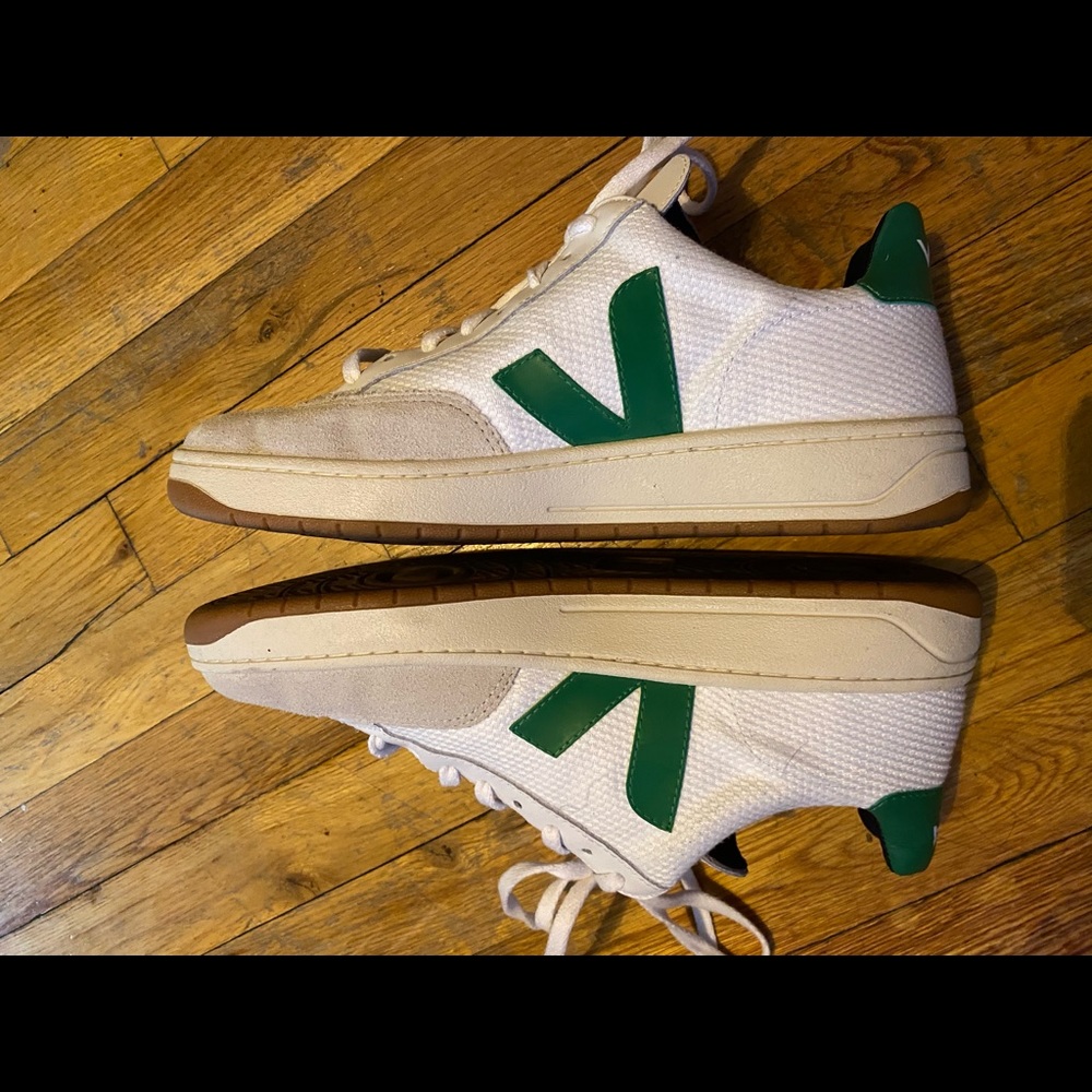 COPY - Excellent condition Veja sneakers